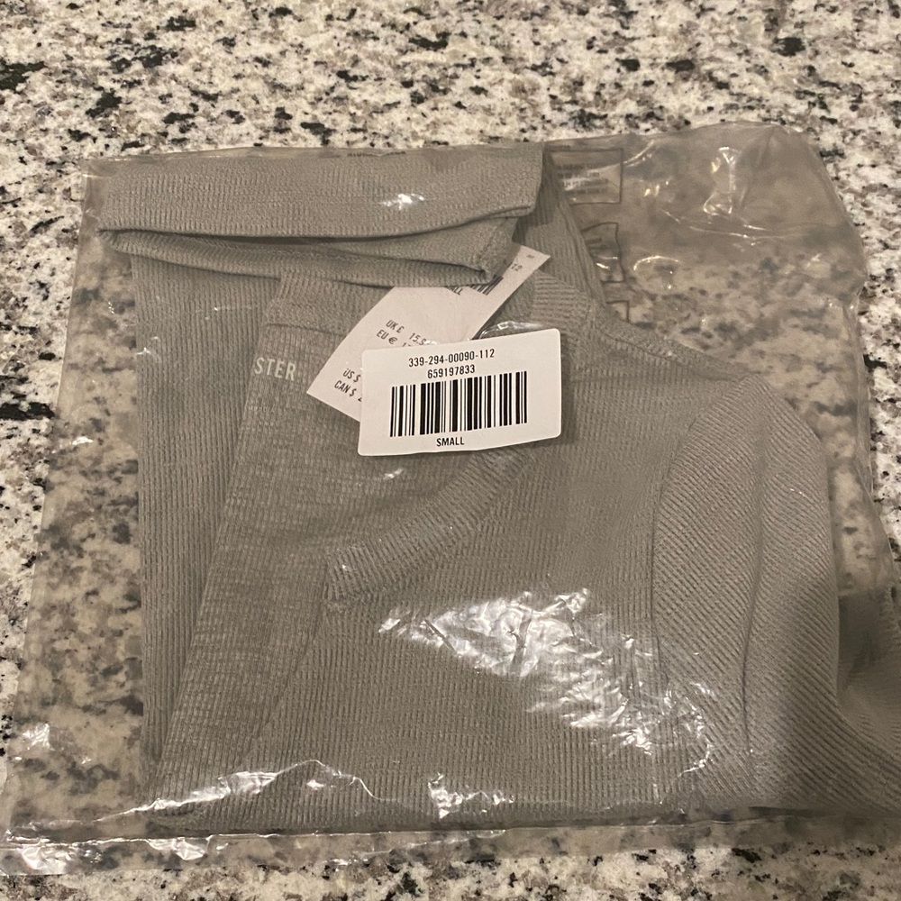 Hollister Light Gray Short Sleeve Tee